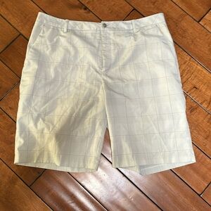 Ashworth men’s golf shorts excellent condition size 38 waist